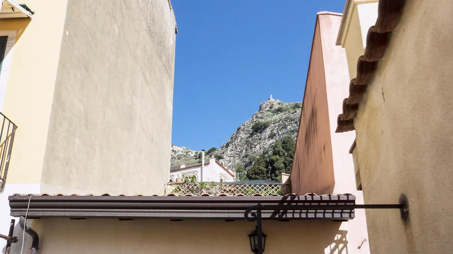 Tina House - Il Cortile Nel Centro Storico Di Taormina Lejlighed