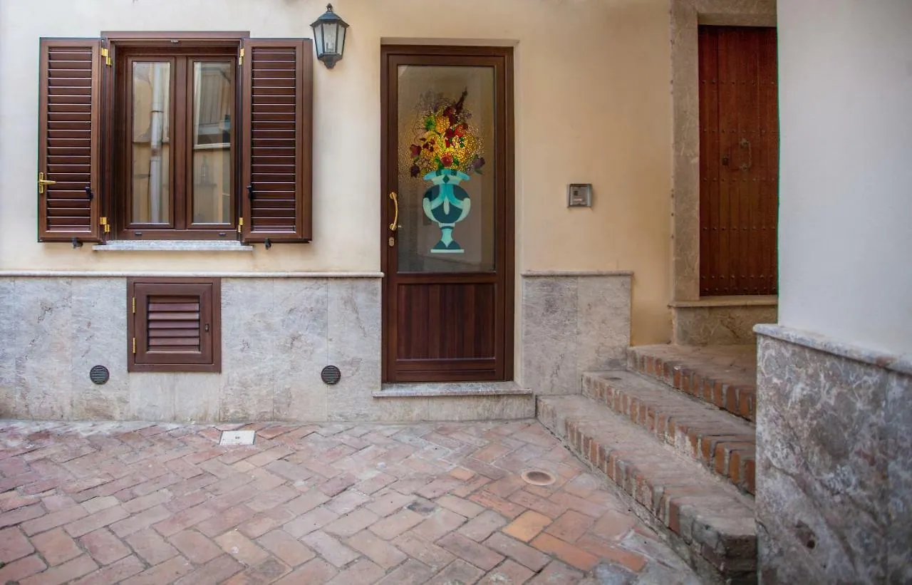 Tina House - Il Cortile Nel Centro Storico Di Taormina Apartment